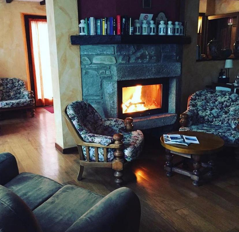 Agriturismo Il Talento Nella Quiete Кастильоне-д'Интельви Экстерьер фото