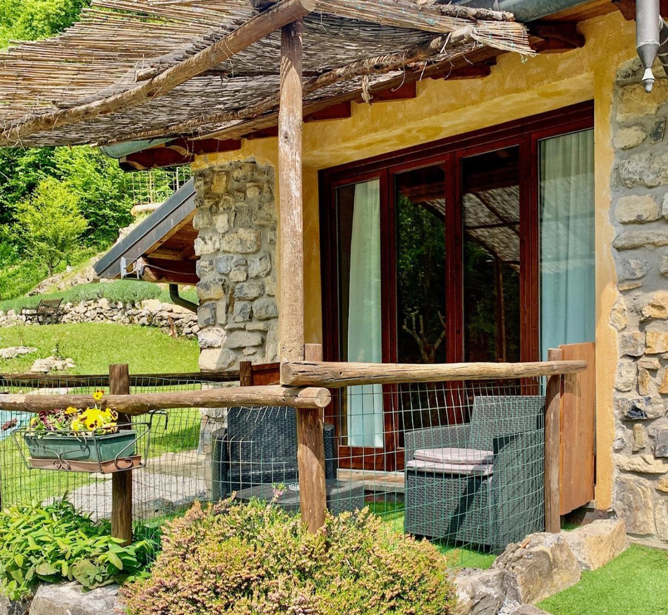 Agriturismo Il Talento Nella Quiete Кастильоне-д'Интельви Экстерьер фото