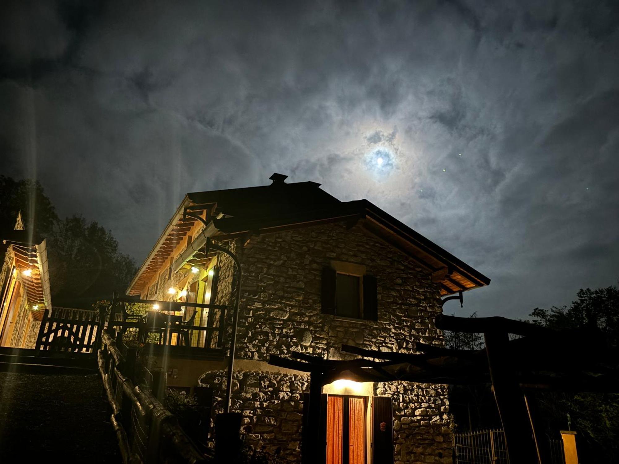 Agriturismo Il Talento Nella Quiete Кастильоне-д'Интельви Экстерьер фото