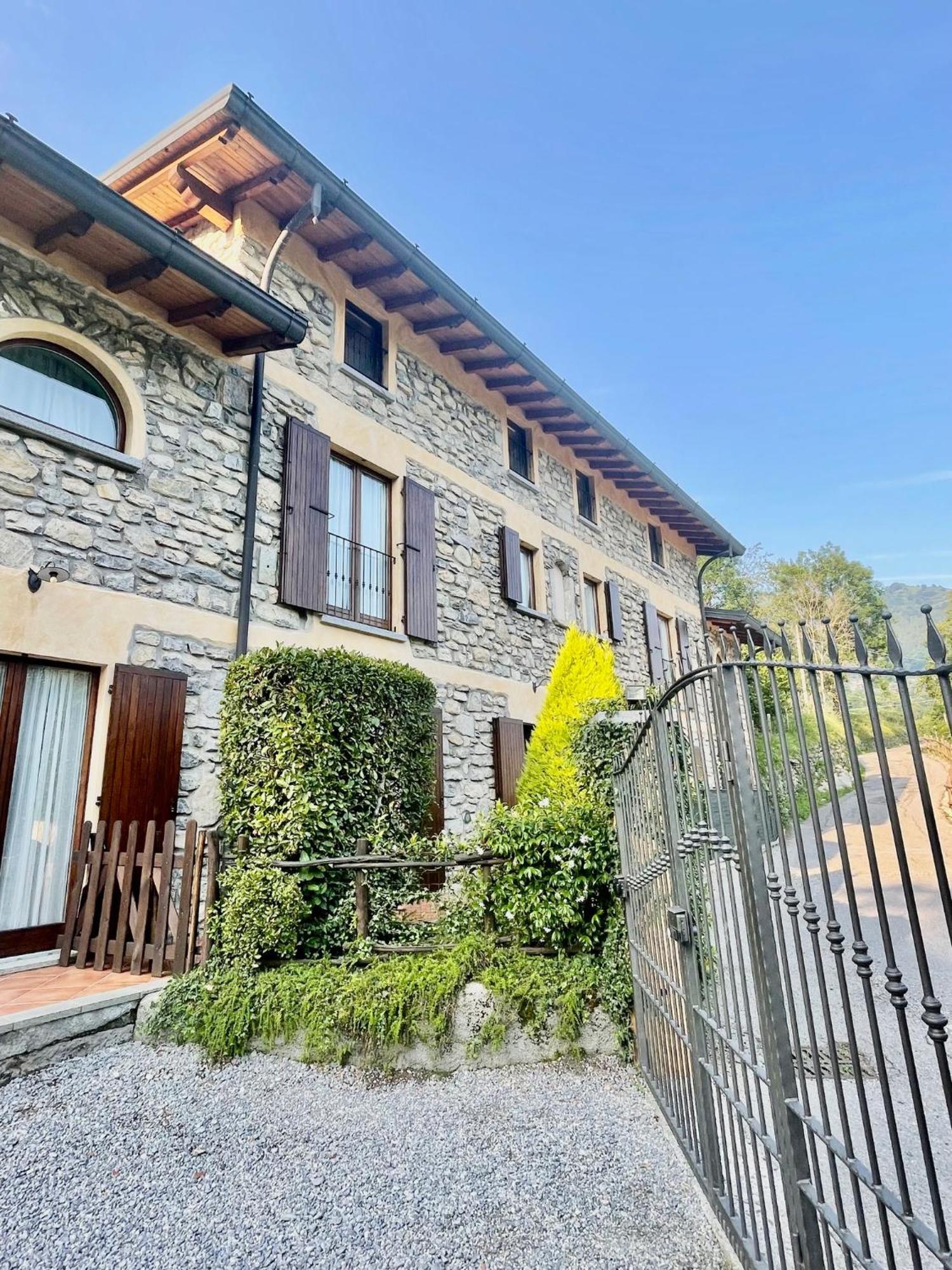 Agriturismo Il Talento Nella Quiete Кастильоне-д'Интельви Экстерьер фото