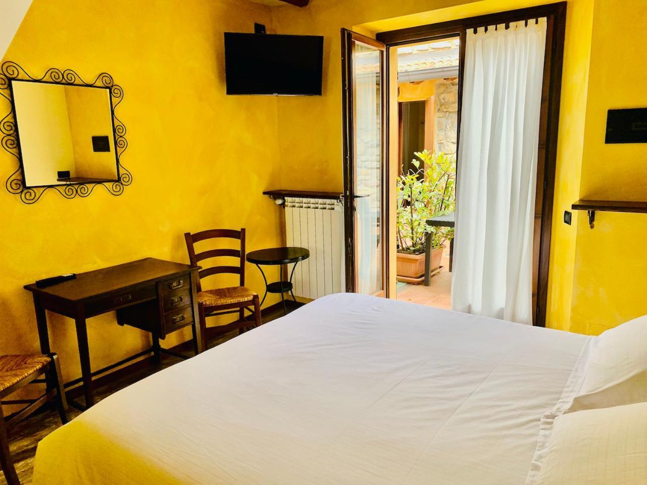 Agriturismo Il Talento Nella Quiete Кастильоне-д'Интельви Экстерьер фото