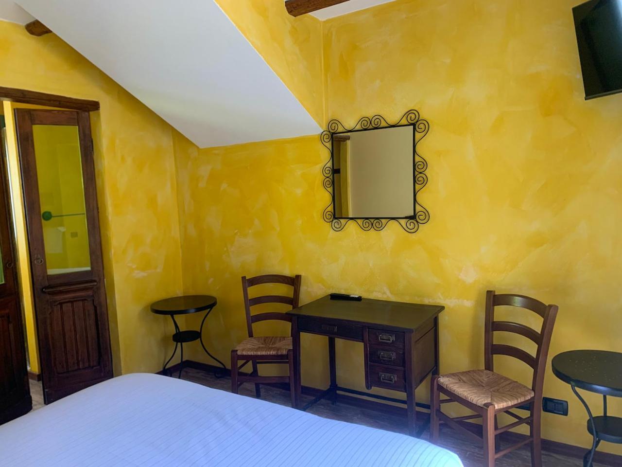 Agriturismo Il Talento Nella Quiete Кастильоне-д'Интельви Экстерьер фото