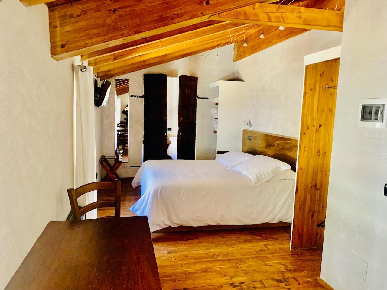 Agriturismo Il Talento Nella Quiete Кастильоне-д'Интельви Экстерьер фото